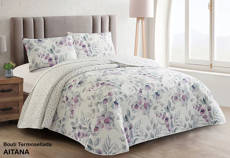 Colcha Bouti Diseño de Flores Lila, Elegante, Suave y Reversible.