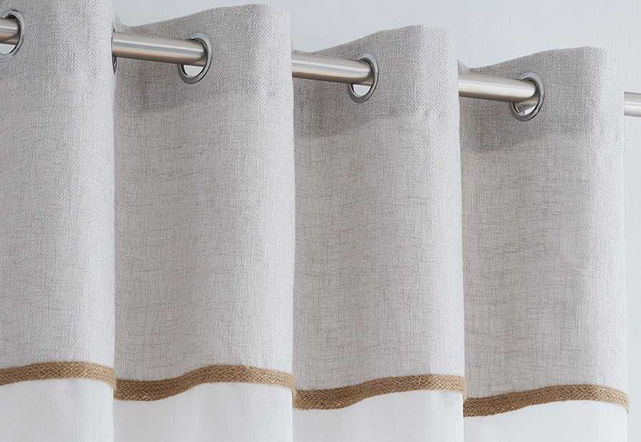 Detalle de la cenefa beige de la Cortina con Visillo