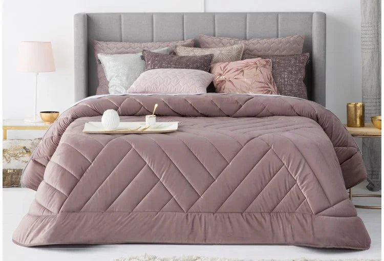 Transforma tu Habitación Matrimonial en un Oasis de Confort con Estos Consejos de Decoración de Ropa de Cama