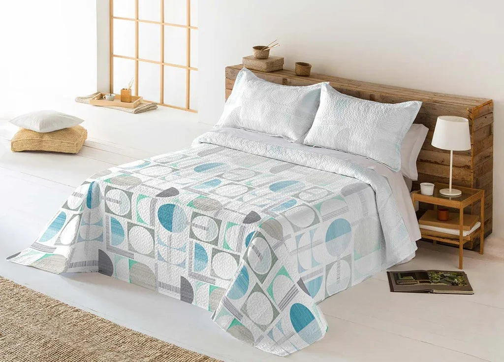 Colcha Bouti Blanca y Azul, diseño moderno y elegante.