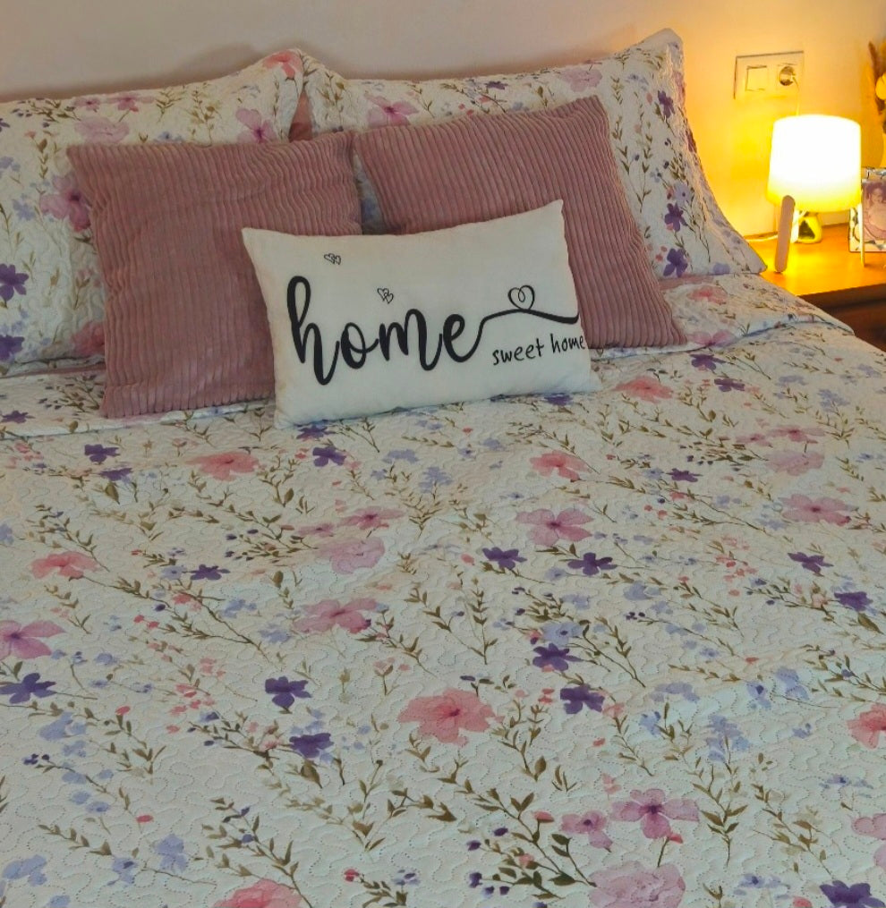 Conjunto Primavera-Verano Color Rosa Con Juego de Sábanas, Colcha y 3 Cojines