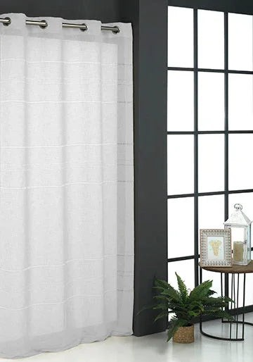 Cortina visillo blanco claro 140x265 cm en salón moderno