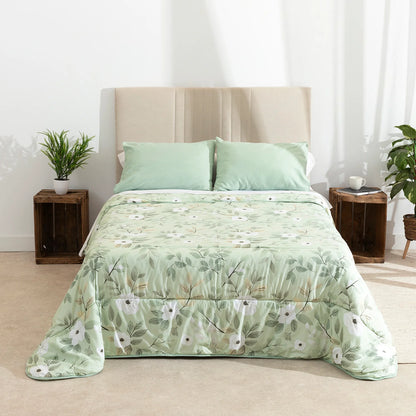 Edredón confort verde con estampado de hojas blancas