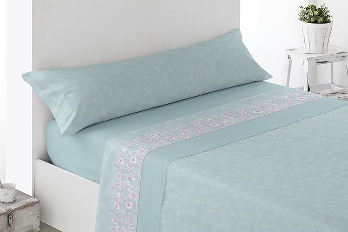 Juego de sábanas de verano modelo Rodas de Miracle en color azul agua con estampado floral decorativo, mezcla algodón y poliéster.
