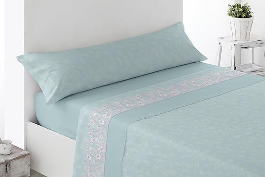 Juego de sábanas de verano modelo Rodas de Miracle en color azul agua con estampado floral decorativo, mezcla algodón y poliéster.